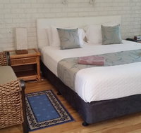 Holland Park Motel - New Castle Holiday