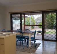 Homely Getaways - Eighth Street Mildura - New Castle Holiday