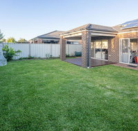 Homely Getaways in Central Pakenham - Pet Friendly - New Castle Holiday