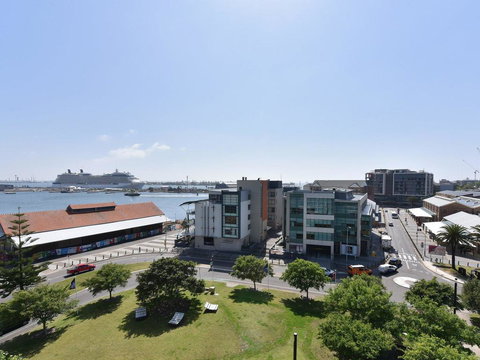 Honeysuckle Haven - Harbour Facing + Walk To Restaurants - New Castle Holiday 0