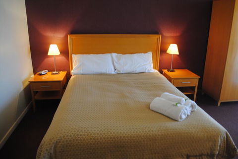 Horse & Jockey Hotel Motel - New Castle Holiday 1