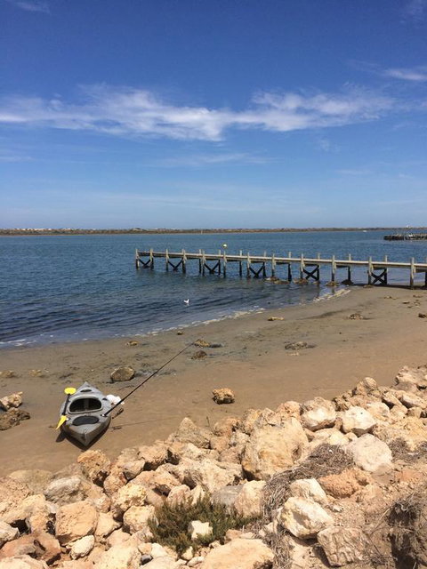 Island Waterfront Getaway - WiFi - New Castle Holiday 3