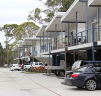 Jervis Bay Holiday Cabins - New Castle Holiday