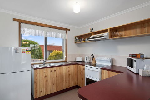 Josie Villa - Beautiful West Burnie: Long Or Short Term - New Castle Holiday 3