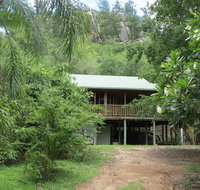 Kameruka 6 Rheuben Terrace - New Castle Holiday