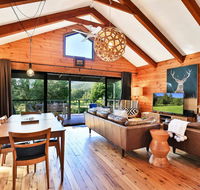 Kangaroo Valley Timber Cabin - New Castle Holiday
