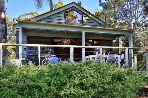 Kangaroo Valley Timber Cabin - New Castle Holiday 1