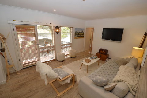 Karas 10 - New Castle Holiday 0