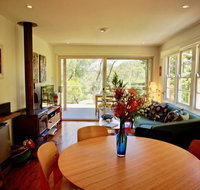 Katoomba Falls Cottage - New Castle Holiday