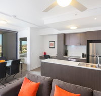 Keeping Cool on Connor - Executive 2BR Fortitude Valley apartment with pool and views - New Castle Holiday