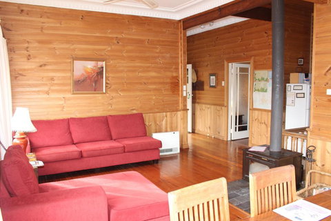 Keira Cottage - New Castle Holiday 3