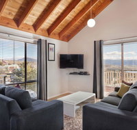 Kestrels Rest 2/116 Gippsland Street - New Castle Holiday