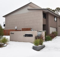 Khione 1 - Modern  spacious with views towards Lake Jindabyne  the mountains beyond - New Castle Holiday
