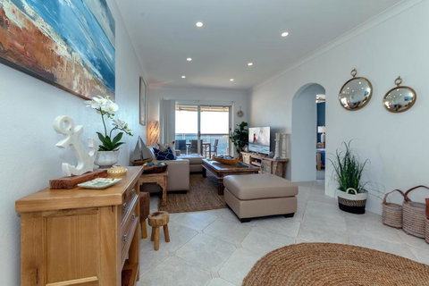 Kiah, Unit 5/53 Victoria Parade - New Castle Holiday 1