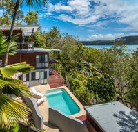 Kingfisher on Hamilton Island - New Castle Holiday