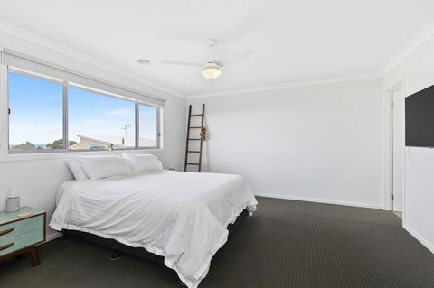 Koomeela Ocean Views 17 - New Castle Holiday 1