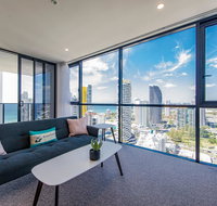KOZYGURU BROADBEACH AMAZING VIEW 2 BED APT  FREE PARKING WALK TO BEACH QBR004 - New Castle Holiday