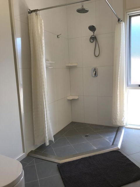 KUARLU@ONSLOW ACCOMMODATION - New Castle Holiday 3