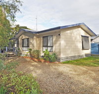 KYEEMA - FREE WIFI  NETFLIX - PET FRIENDLY OUTSIDE ONLY - New Castle Holiday