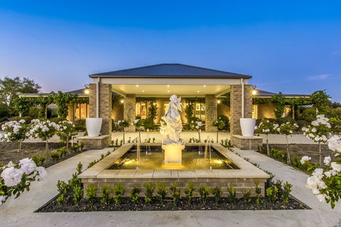 La Bella Vita - New Castle Holiday 0