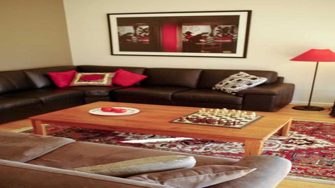 La Collina - New Castle Holiday 3