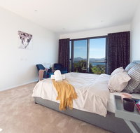 La vie Luxury Bay view - New Castle Holiday