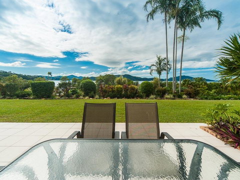 Lagoon 003 - New Castle Holiday 1