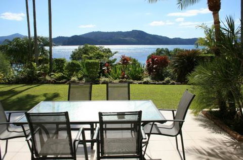 Lagoon 005 - New Castle Holiday 1