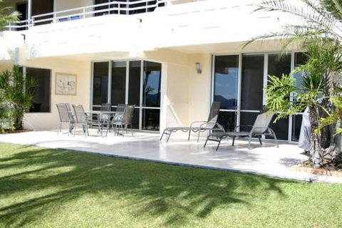 Lagoon 005 - New Castle Holiday 0