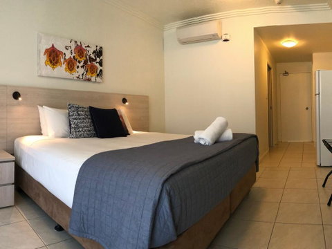 Lagoons Studio Swim Out With Heated Pool - New Castle Holiday 2