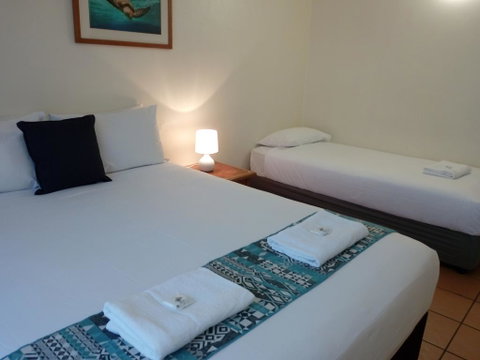 Lake Central Cairns - New Castle Holiday 0