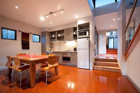 Lake Daylesford Lodge 7 - New Castle Holiday 1