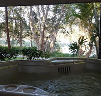 Lake Russell Lakeside Retreat - New Castle Holiday