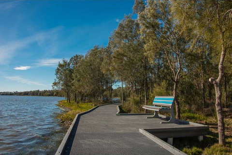 Lakefront Peace Apartments Studio 4 - New Castle Holiday 1