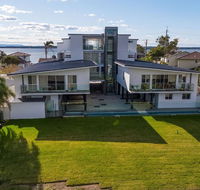 Lakes Resort - New Castle Holiday