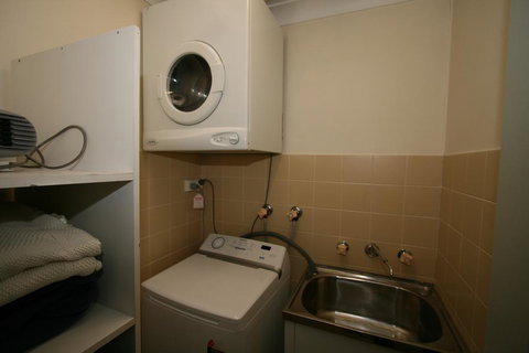 Lakeside 3/37 Cobbon Crescent - New Castle Holiday 2