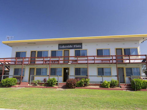 Lakeside Flats 1 - New Castle Holiday 0