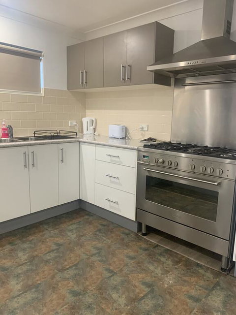 Lakeside Inn - New Castle Holiday 3