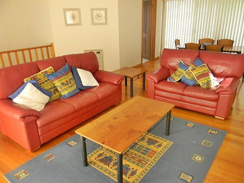 LAKESIDE2 - New Castle Holiday 1