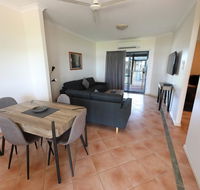 Lakeview Apartments - New Castle Holiday