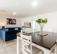 Large Executive and Family Home - Flinders View - New Castle Holiday