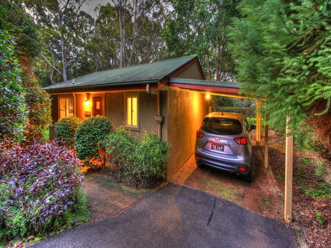 Laurels - New Castle Holiday 2