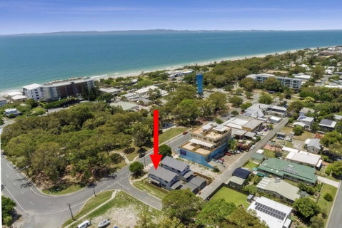 LAVISH BEACH HOUSE ON THE SURF SIDE! - New Castle Holiday 0