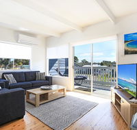Lazy Days Beach House Jervis Bay - Pet Friendly 4 Mins Walk to Beach - New Castle Holiday