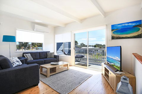 Lazy Days Beach House, Jervis Bay - Pet Friendly, 4 Mins Walk To Beach - New Castle Holiday 0
