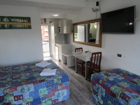 Le George Motel - New Castle Holiday 1