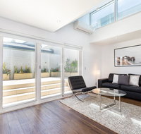 Leichhardt Self-Contained Modern One-Bedroom Apartment 9NOR - New Castle Holiday