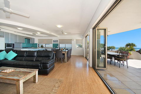 Lennox On The Beach Unit 1 - Lennox Head - New Castle Holiday 2
