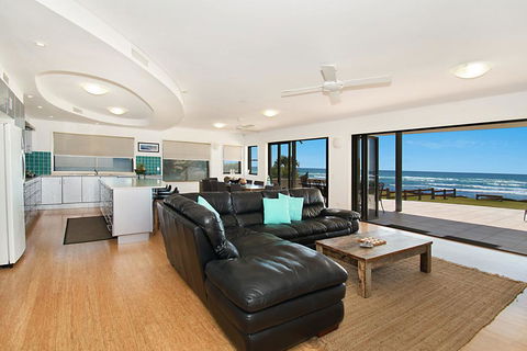 Lennox On The Beach Unit 1 - Lennox Head - New Castle Holiday 1