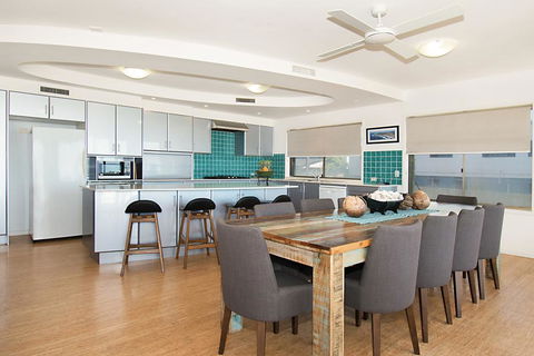 Lennox On The Beach Unit 1 - Lennox Head - New Castle Holiday 3